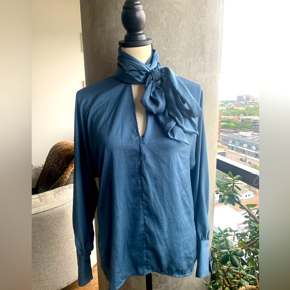 Banana Republic tie bow blouse.  New without tags.